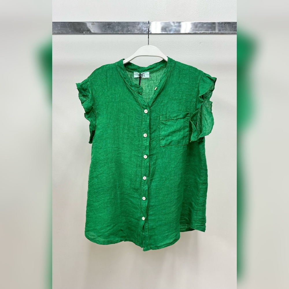 (8093-KELL) SOLID RUFFLE SHORT SLEEVE CHEST POCKET BUTTON DOWN LINEN TOP